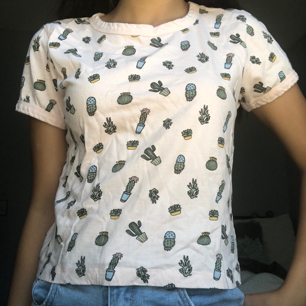 Small pastel pink and cactus tee